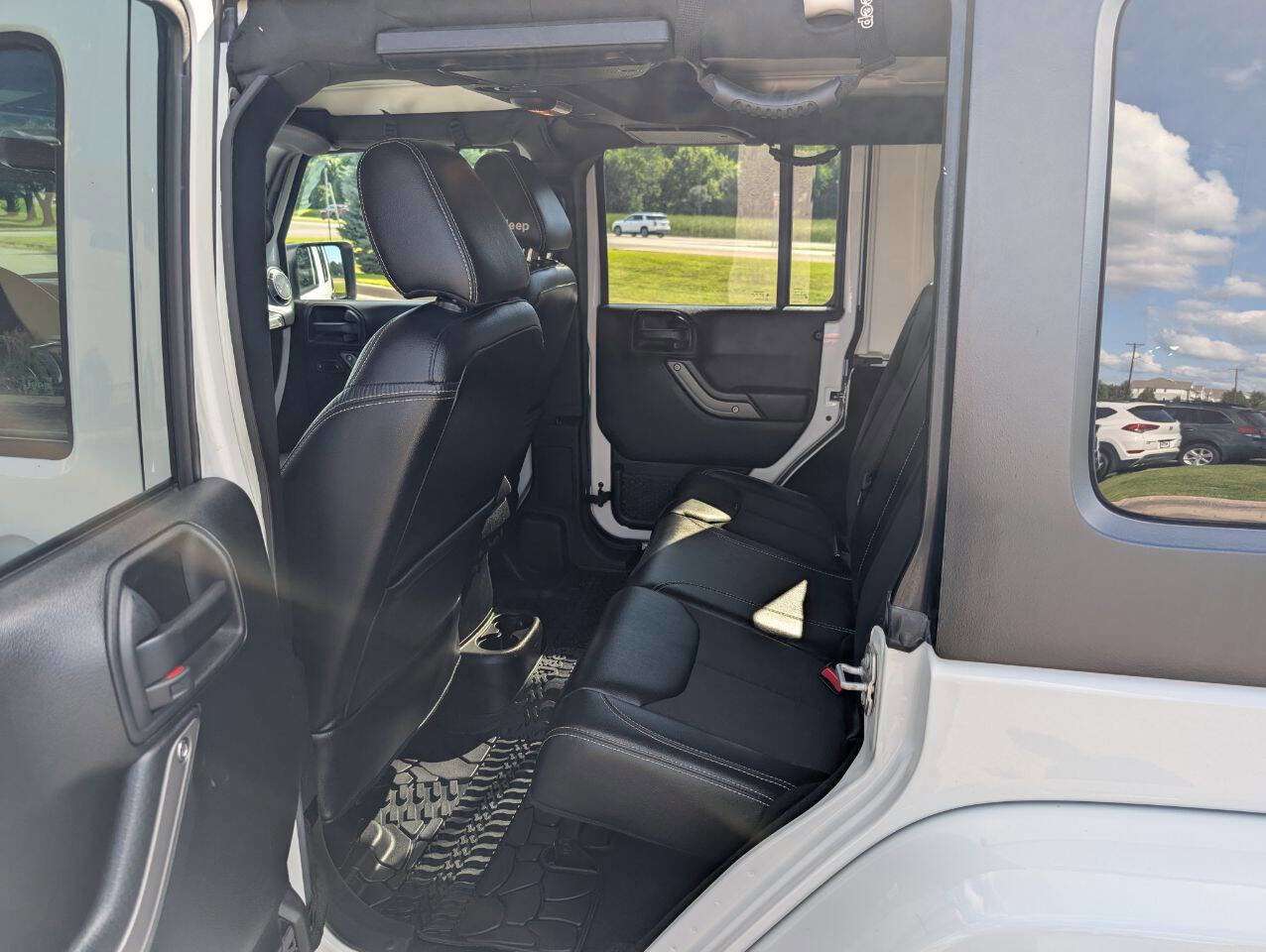 Used 2017 Jeep Wrangler Unlimited Sport image 14