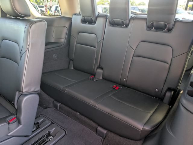 Used 2024 Nissan Pathfinder SL AWD/4WD image 36