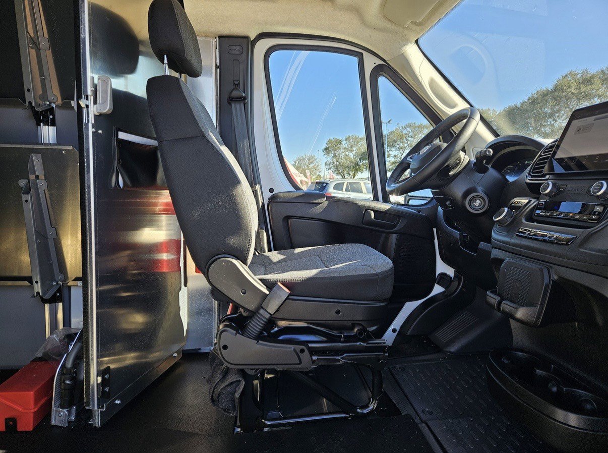 Used 2024 RAM ProMaster 3500 w/ Delivery Van Package image 5