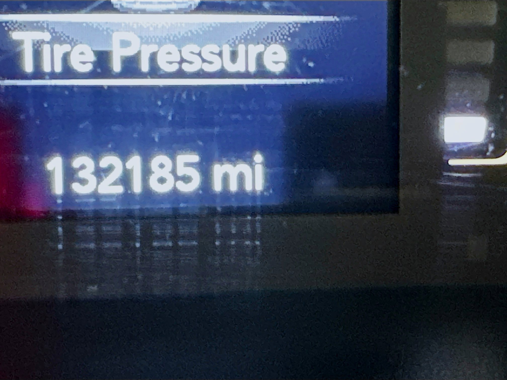 Used 2019 Jeep Cherokee Latitude w/ Popular Appearance Group image 18