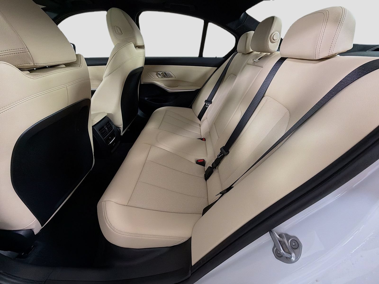 New 2026 BMW 330i xDrive Sedan w/ M Sport Package AWD/4WD image 25