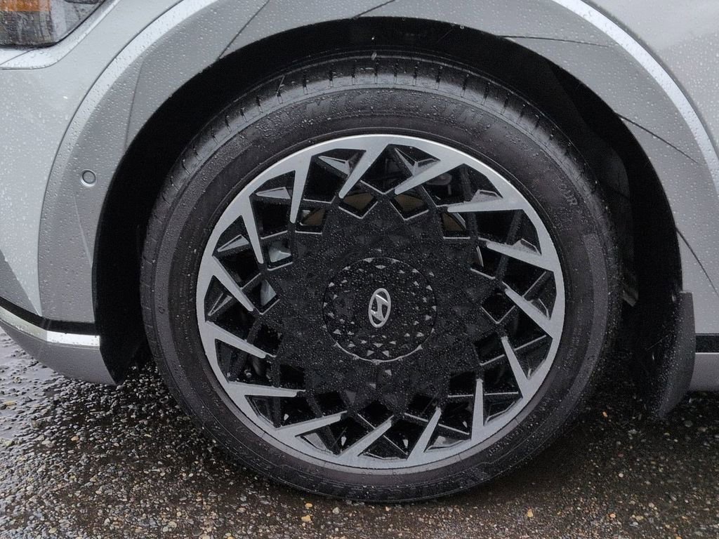 Used 2024 Hyundai Ioniq 5 Limited image 34