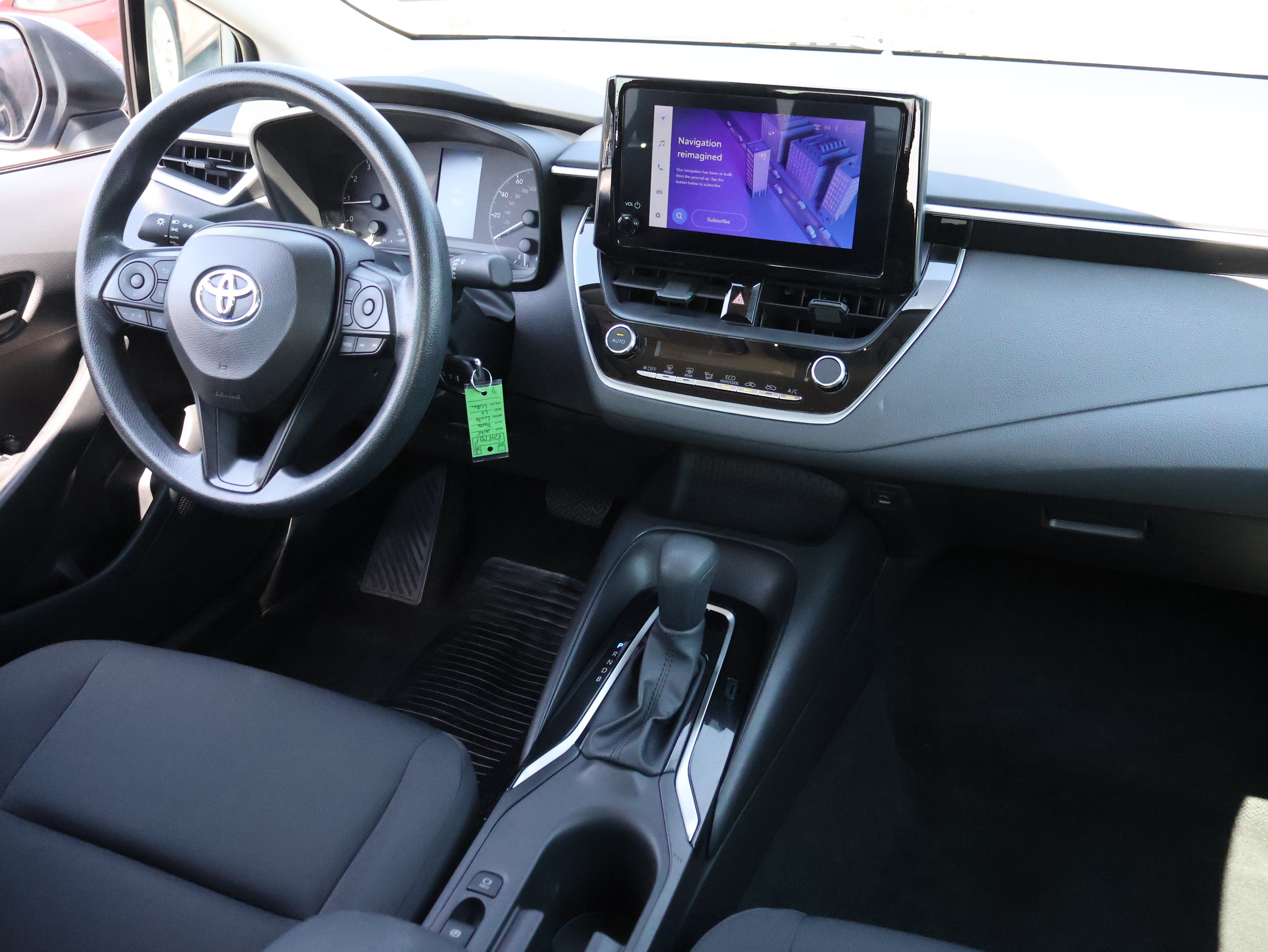 Used 2025 Toyota Corolla LE FWD image 10