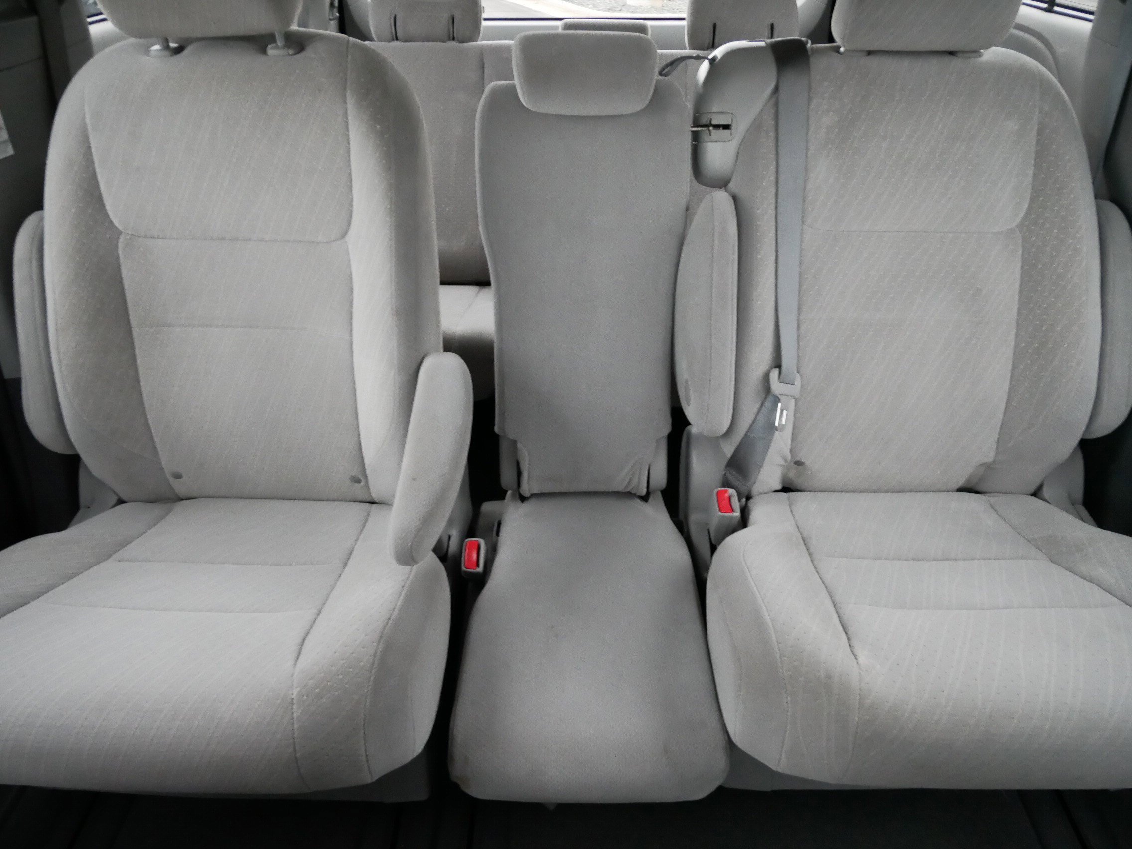 Used 2019 Toyota Sienna LE FWD image 13