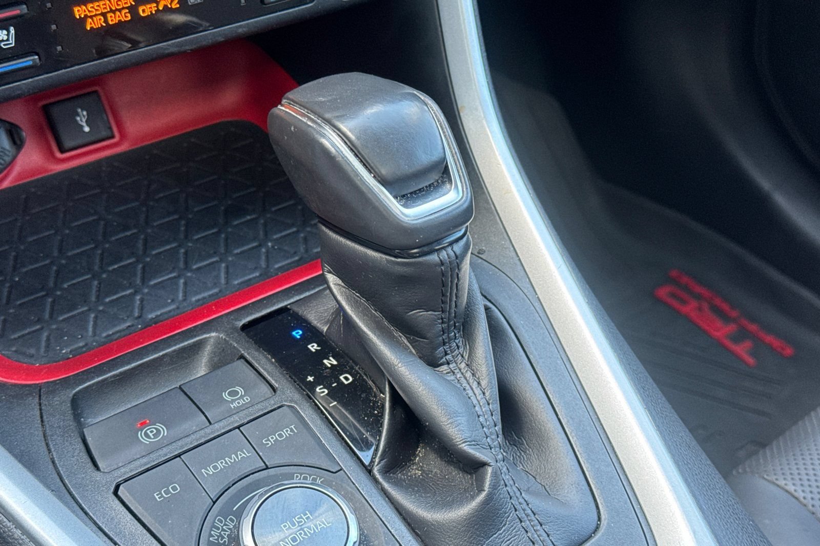Used 2020 Toyota RAV4 TRD Off-Road w/ TRD Off-Road Weather Package AWD/4WD image 34