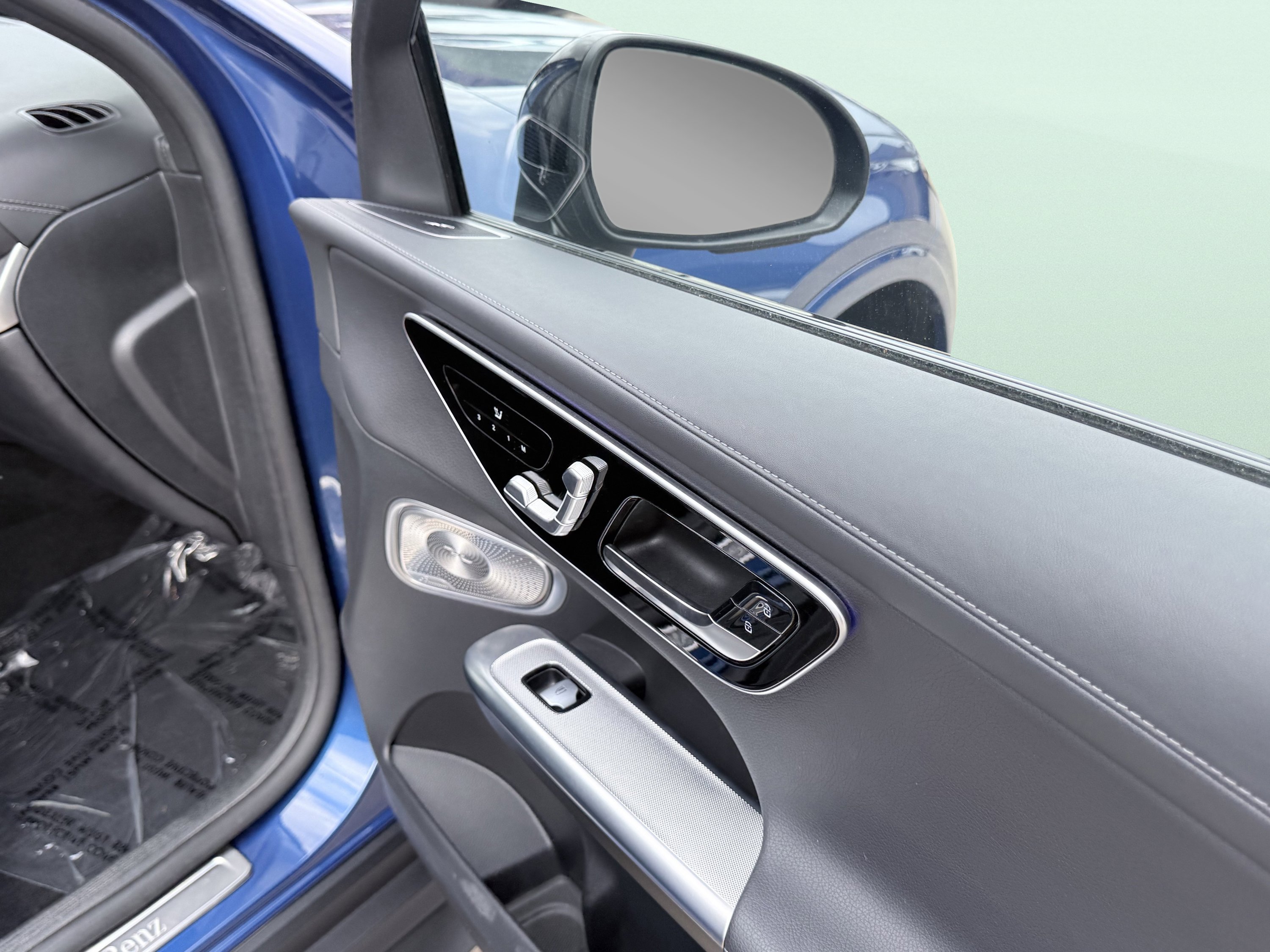 Used 2024 Mercedes-Benz GLC 300 4MATIC w/ AMG Line image 46