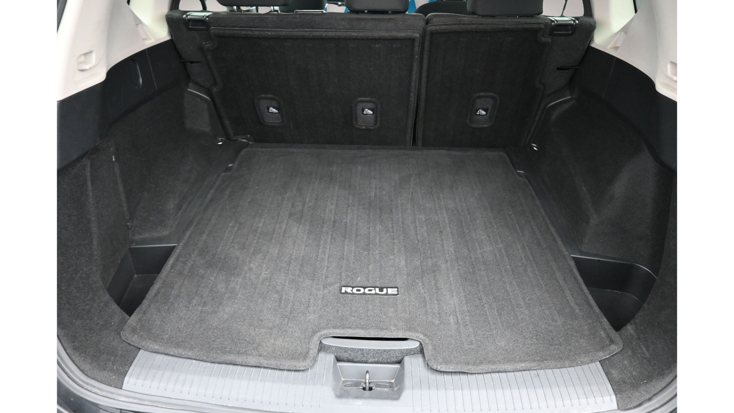 Used 2025 Nissan Rogue SV AWD/4WD image 26