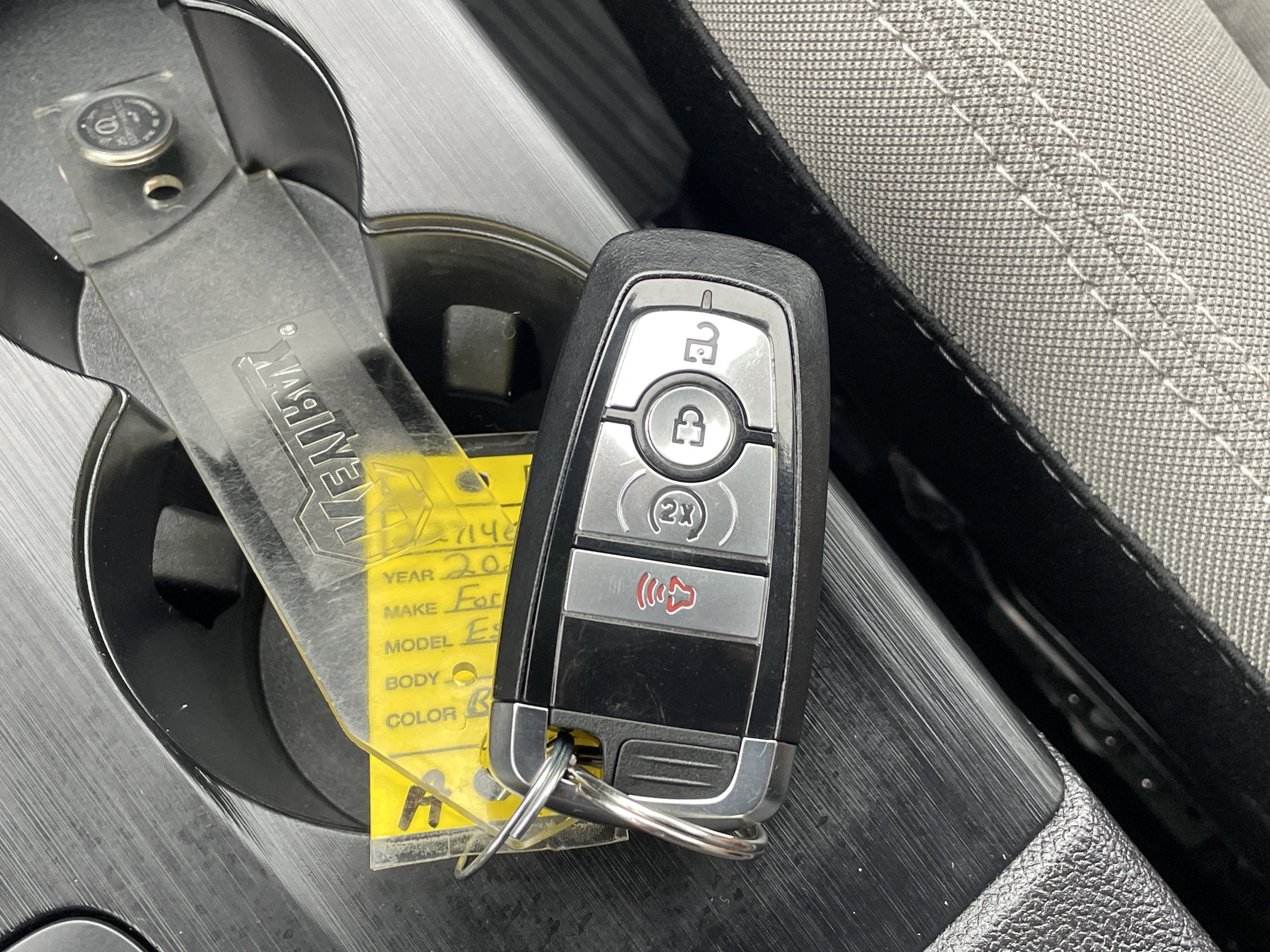 Used 2022 Ford Escape SE w/ Cold Weather Package image 23