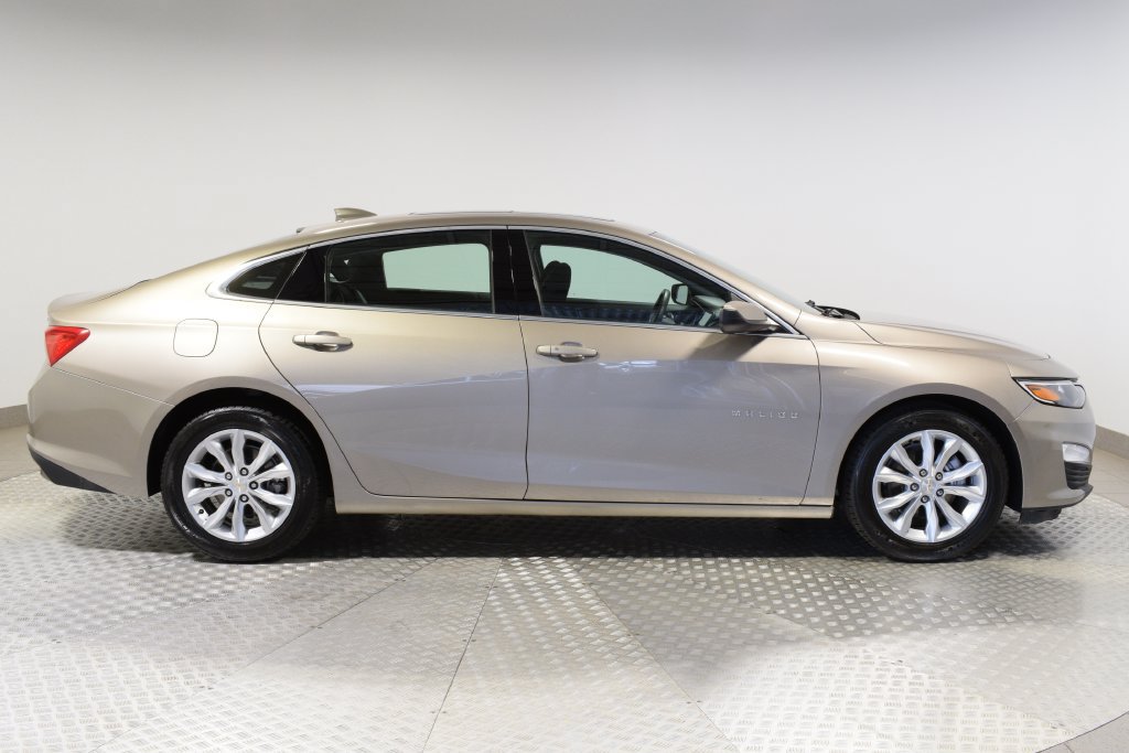 Used 2024 Chevrolet Malibu LT FWD image 2