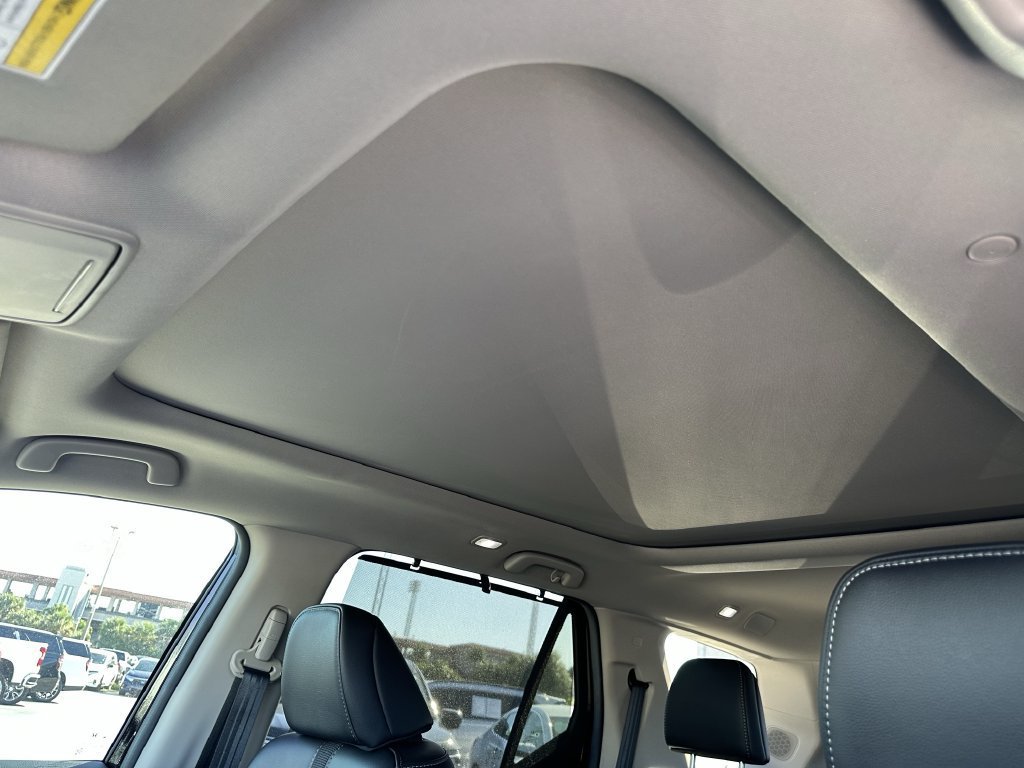 Used 2025 Honda Pilot Touring image 25