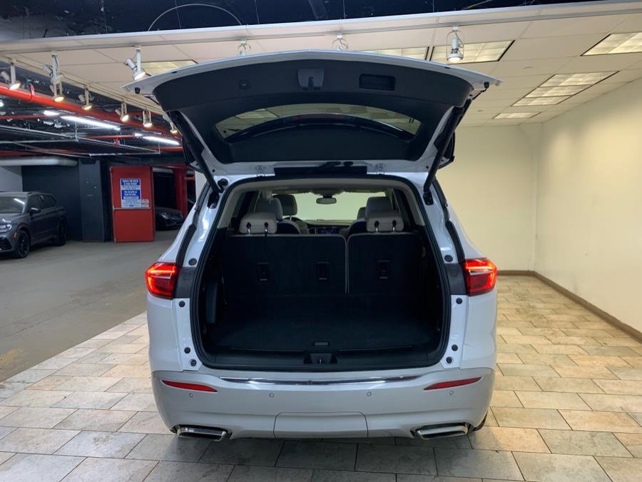 Used 2020 Buick Enclave Premium w/ Sun and Sites Package image 31