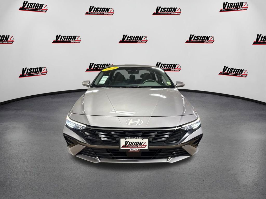 Certified 2025 Hyundai Elantra SEL video 2