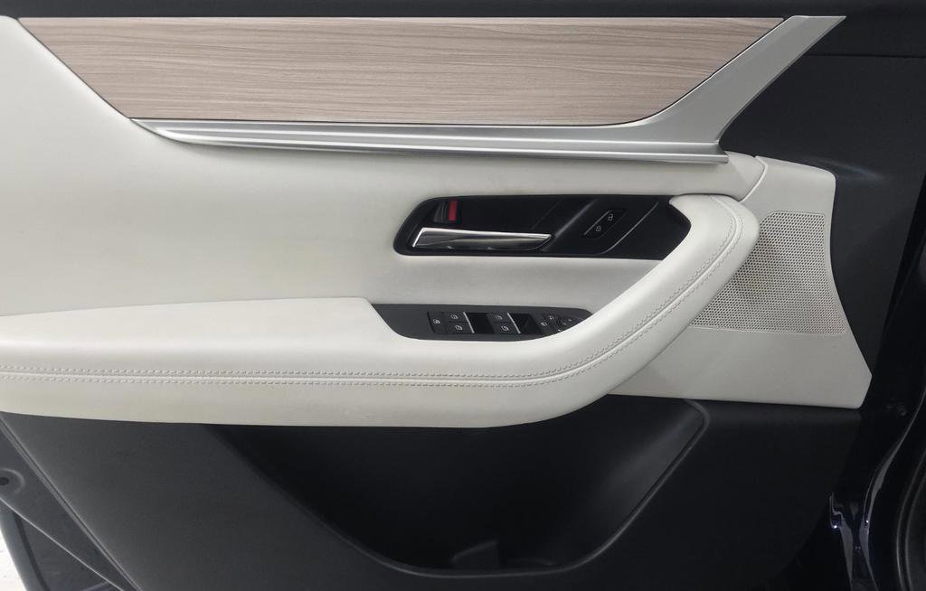 Used 2024 MAZDA CX-90 3.3 Turbo w/ Premium Plus Pkg image 8