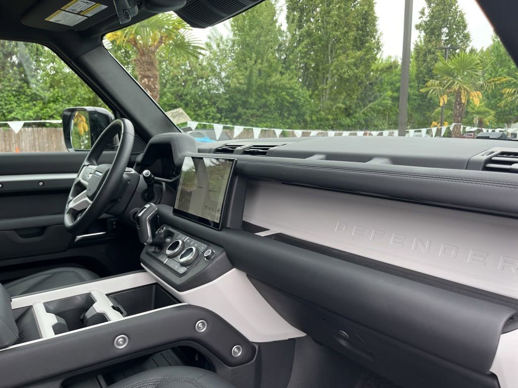 Used 2025 Land Rover Defender 110 S AWD/4WD image 19