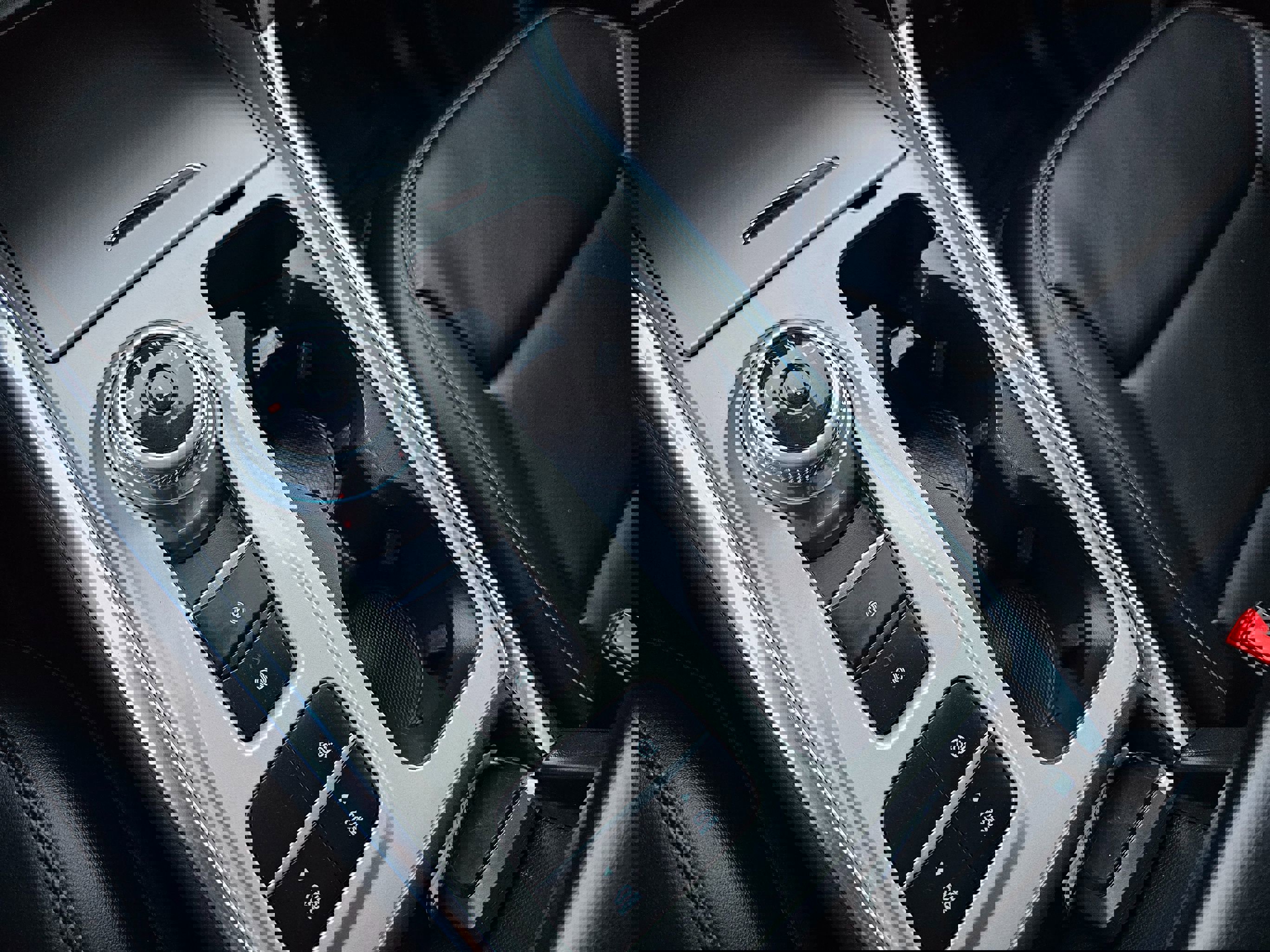 Used 2022 Ford Explorer XLT w/ Equipment Group 202A RWD image 36