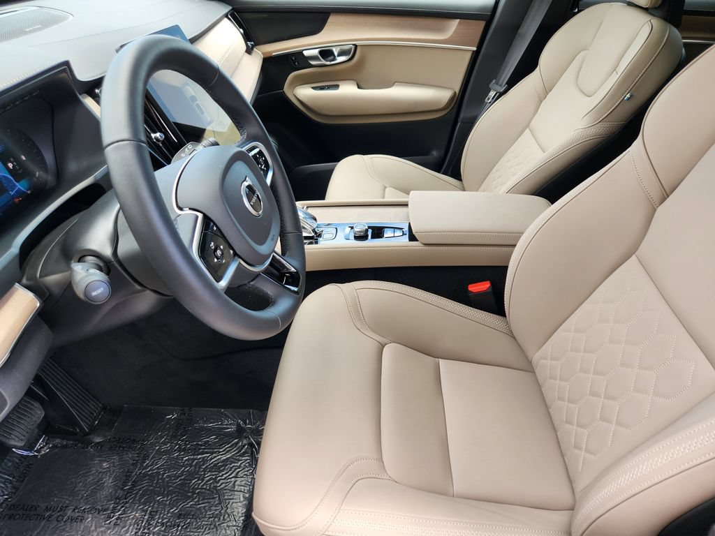 New 2026 Volvo XC90 B6 Plus w/ Protection Package Premier AWD/4WD image 4