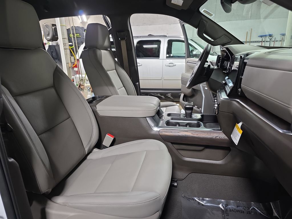 New 2026 GMC Sierra 1500 SLT w/ SLT Premium Package image 10