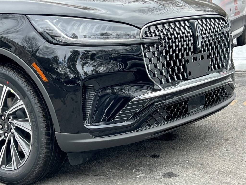 New 2026 Lincoln Aviator 2WD image 2