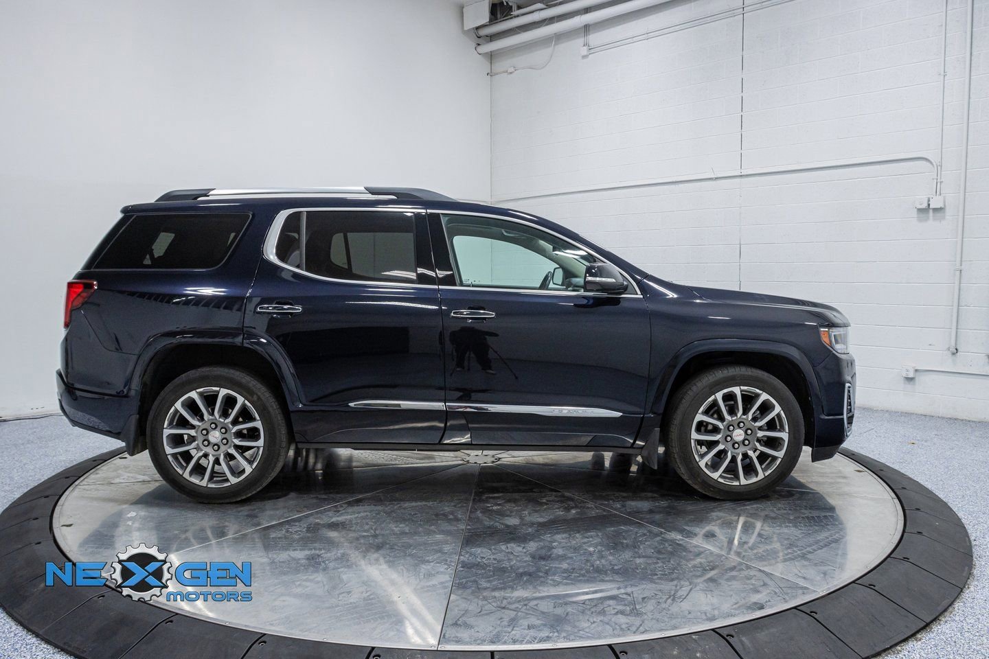 Used 2021 GMC Acadia Denali w/ Denali Ultimate Package image 8