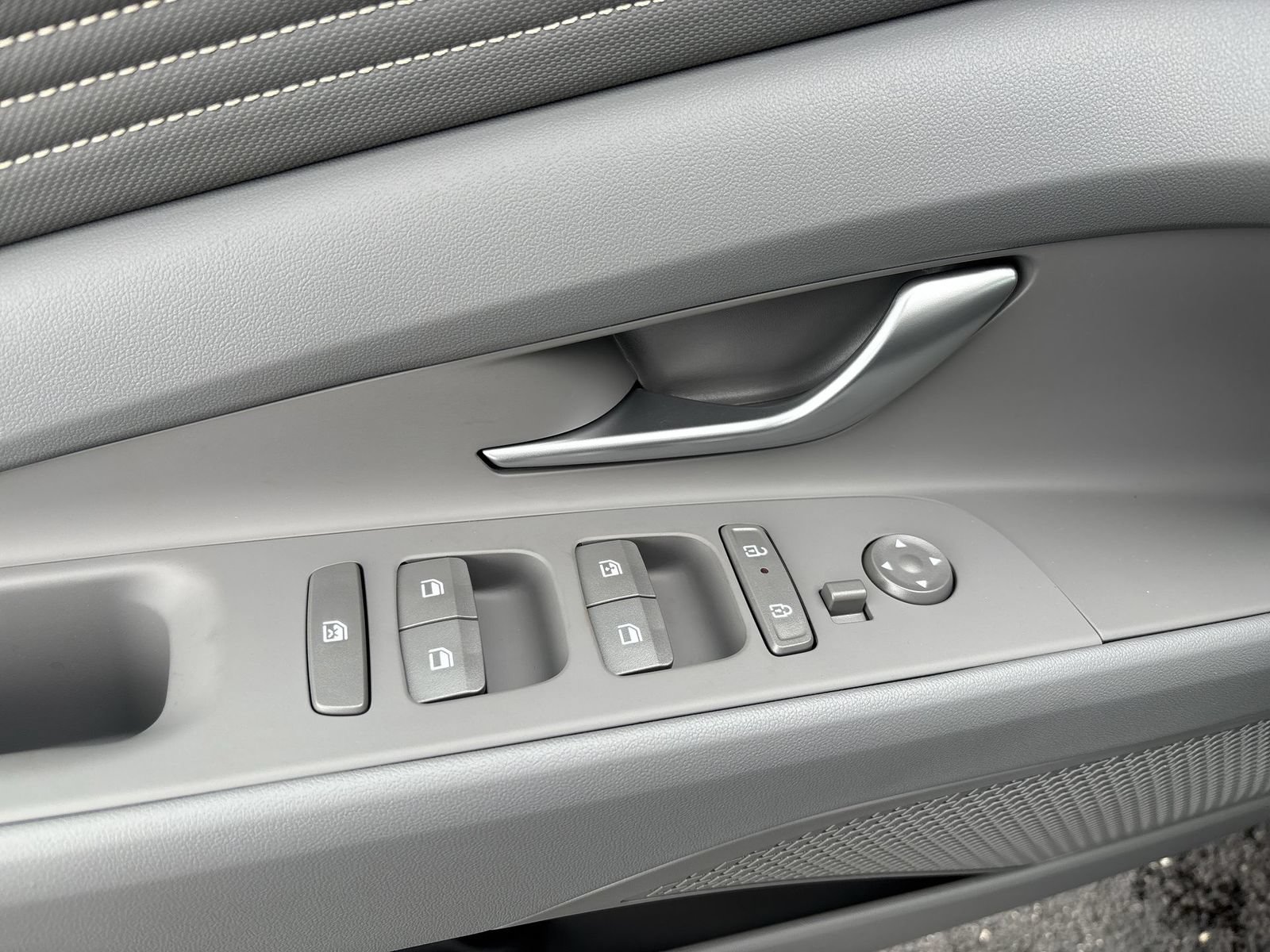 New 2026 Hyundai Elantra SEL Sport Premium FWD image 15