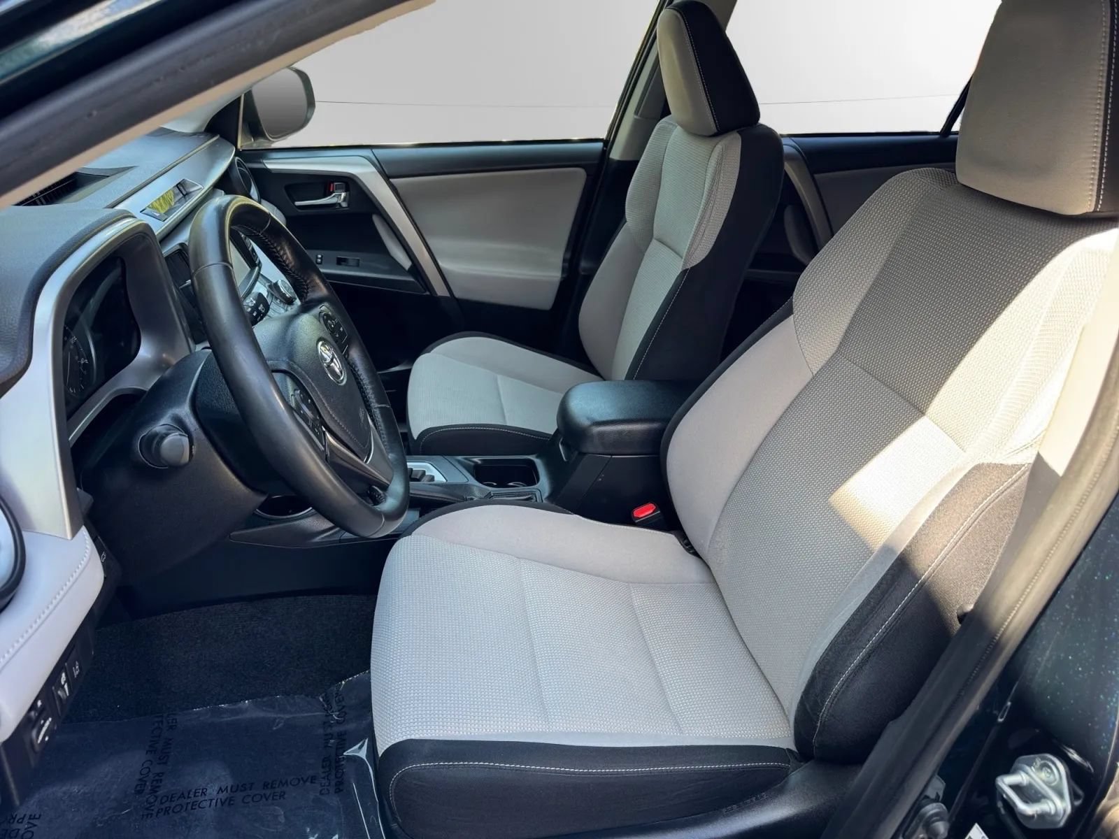 Used 2018 Toyota RAV4 XLE AWD/4WD image 14