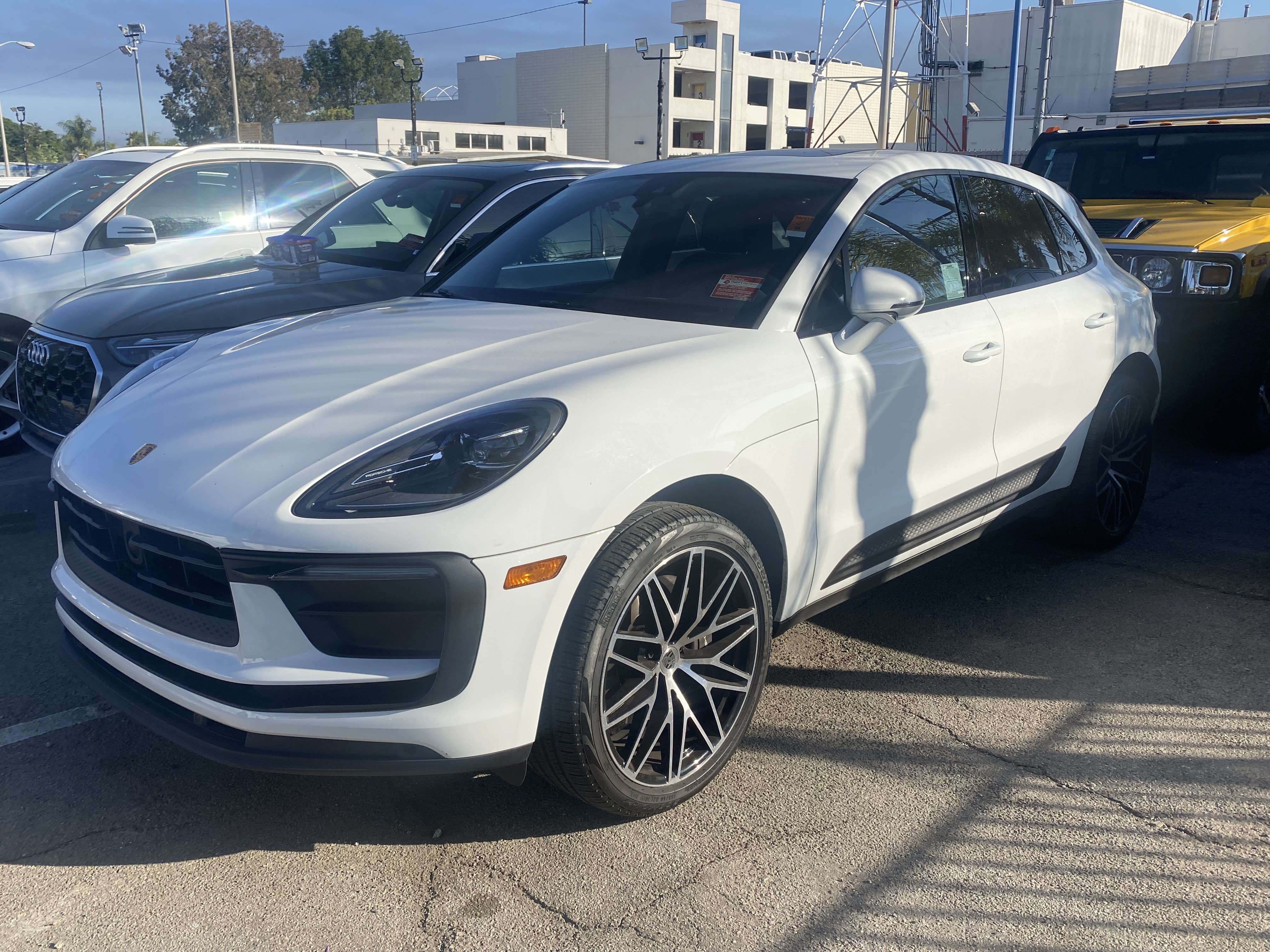 Used 2023 Porsche Macan AWD/4WD image 2