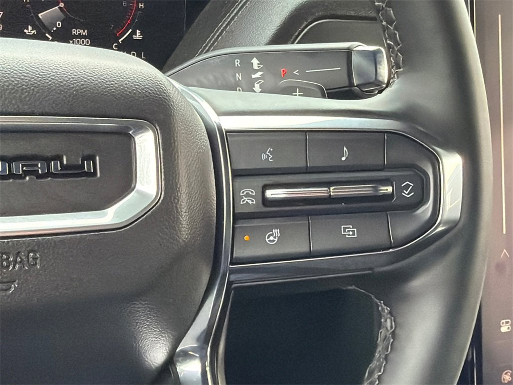 Used 2025 GMC Yukon Denali w/ Denali Reserve Package image 27