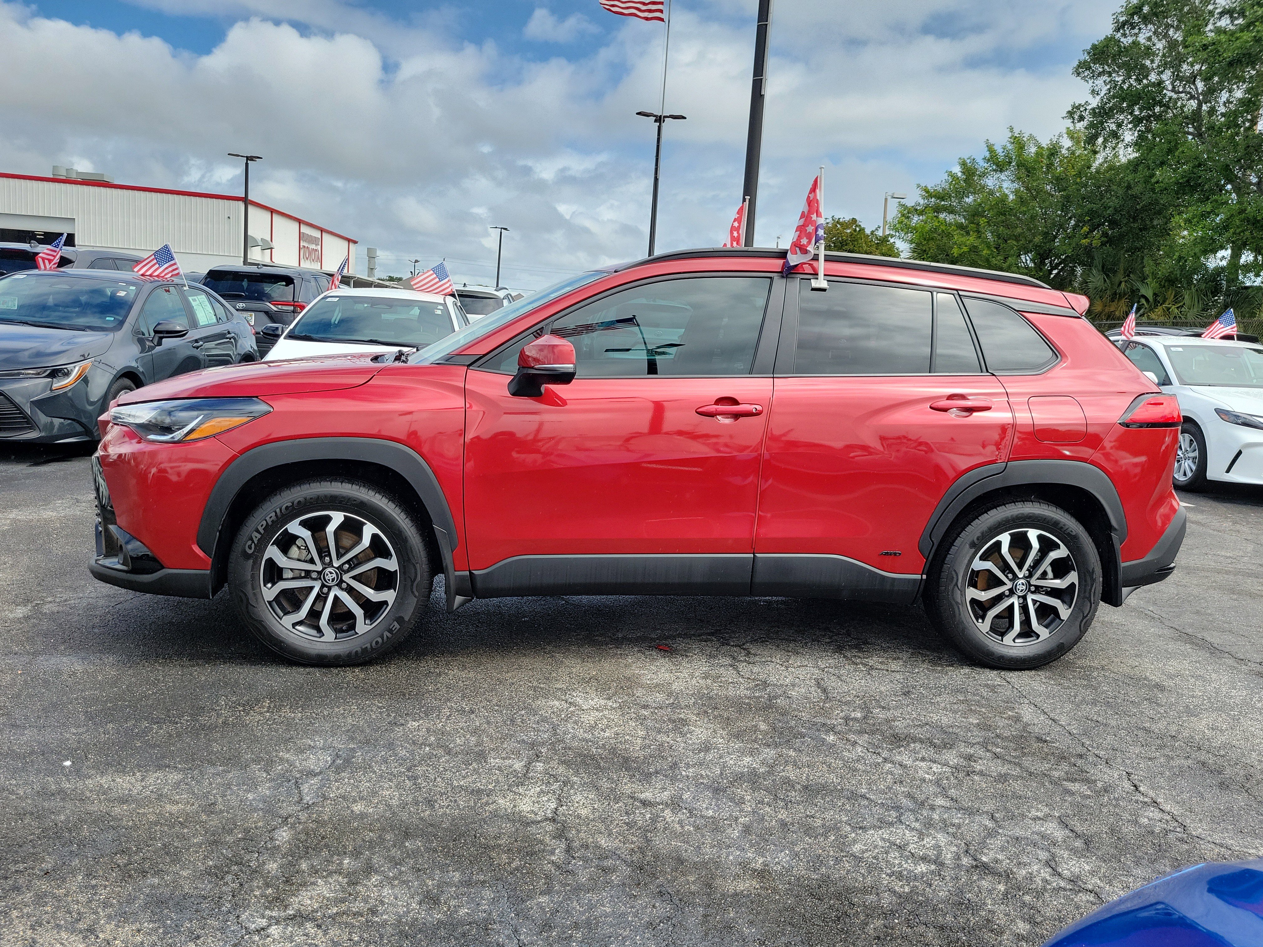 Used 2023 Toyota Corolla Cross AWD Hybrid image 7