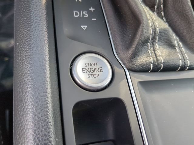 Certified 2023 Volkswagen Atlas Cross Sport SE w/ Black Wheel Package image 30