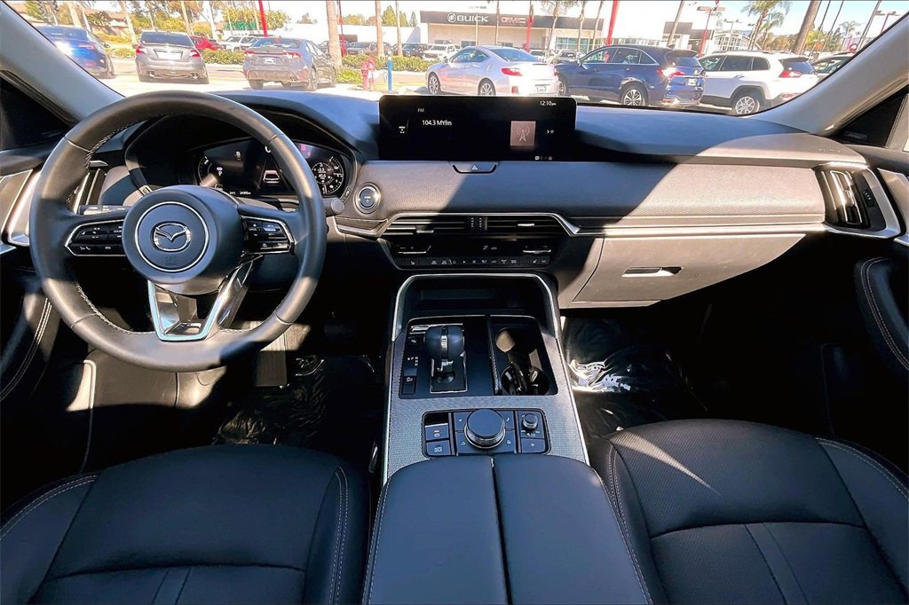 Certified 2025 MAZDA CX-70 Plug-In Hybrid w/ Premium Pkg image 11