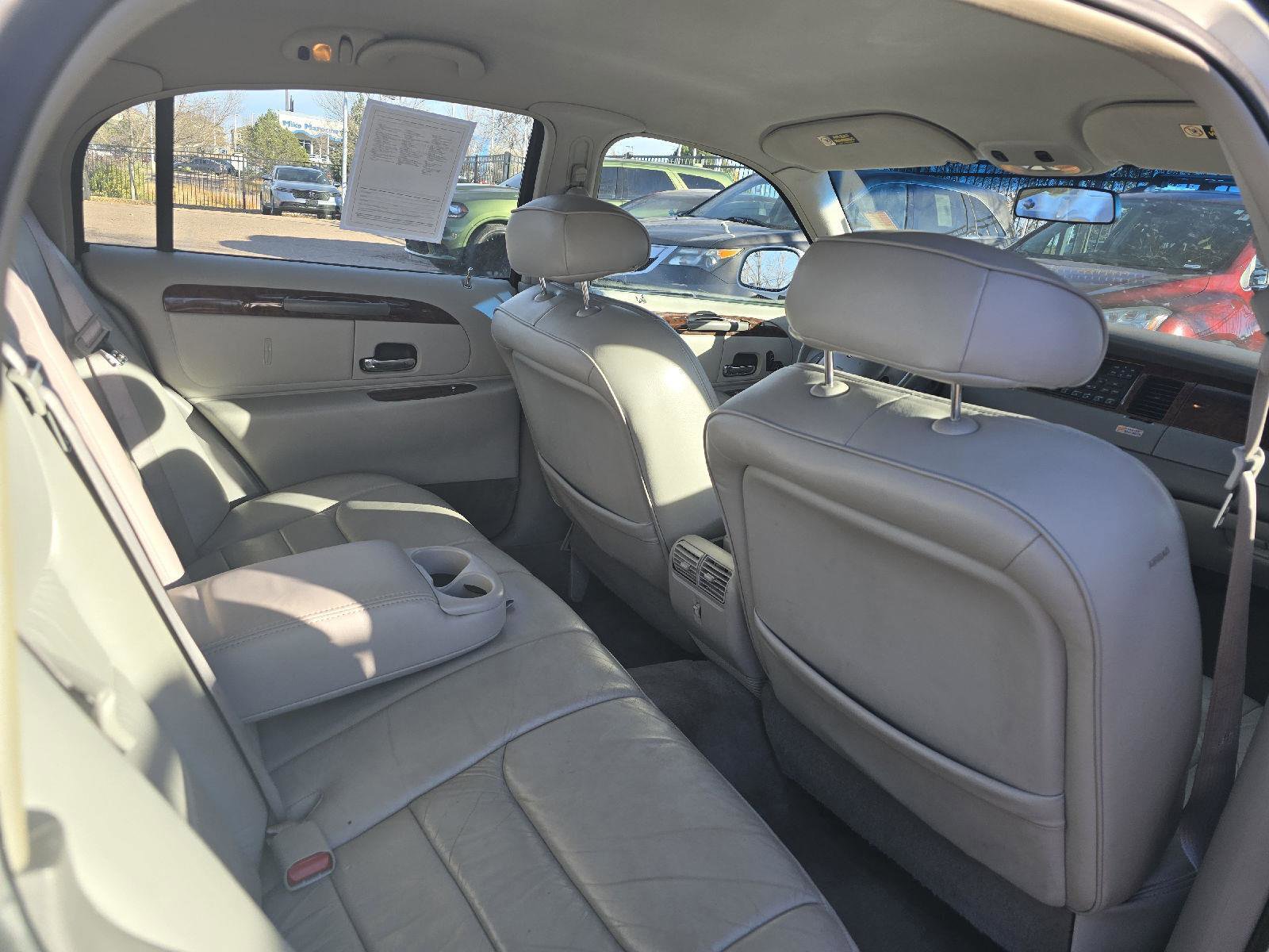 Used 1999 Lincoln Town Car Executive image 11