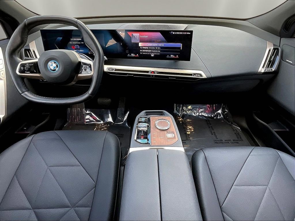Used 2023 BMW iX xDrive50 w/ Premium Package AWD/4WD image 7