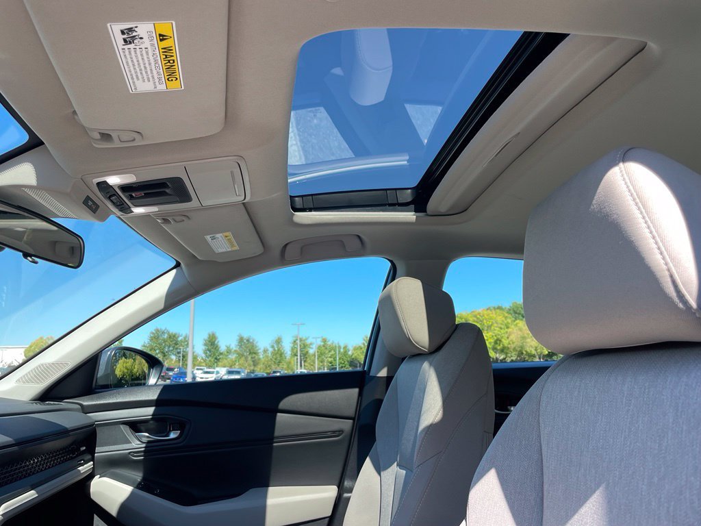 Certified 2024 Honda Accord EX image 28