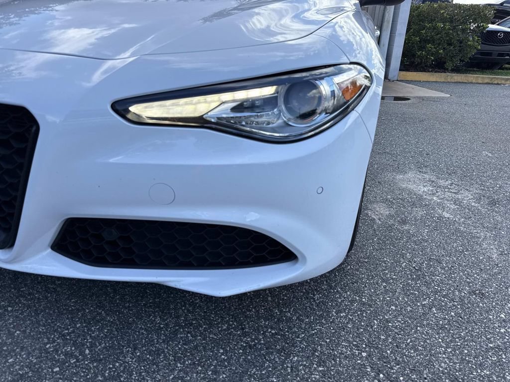 Used 2021 Alfa Romeo Giulia Ti w/ Nero Edizione RWD image 9