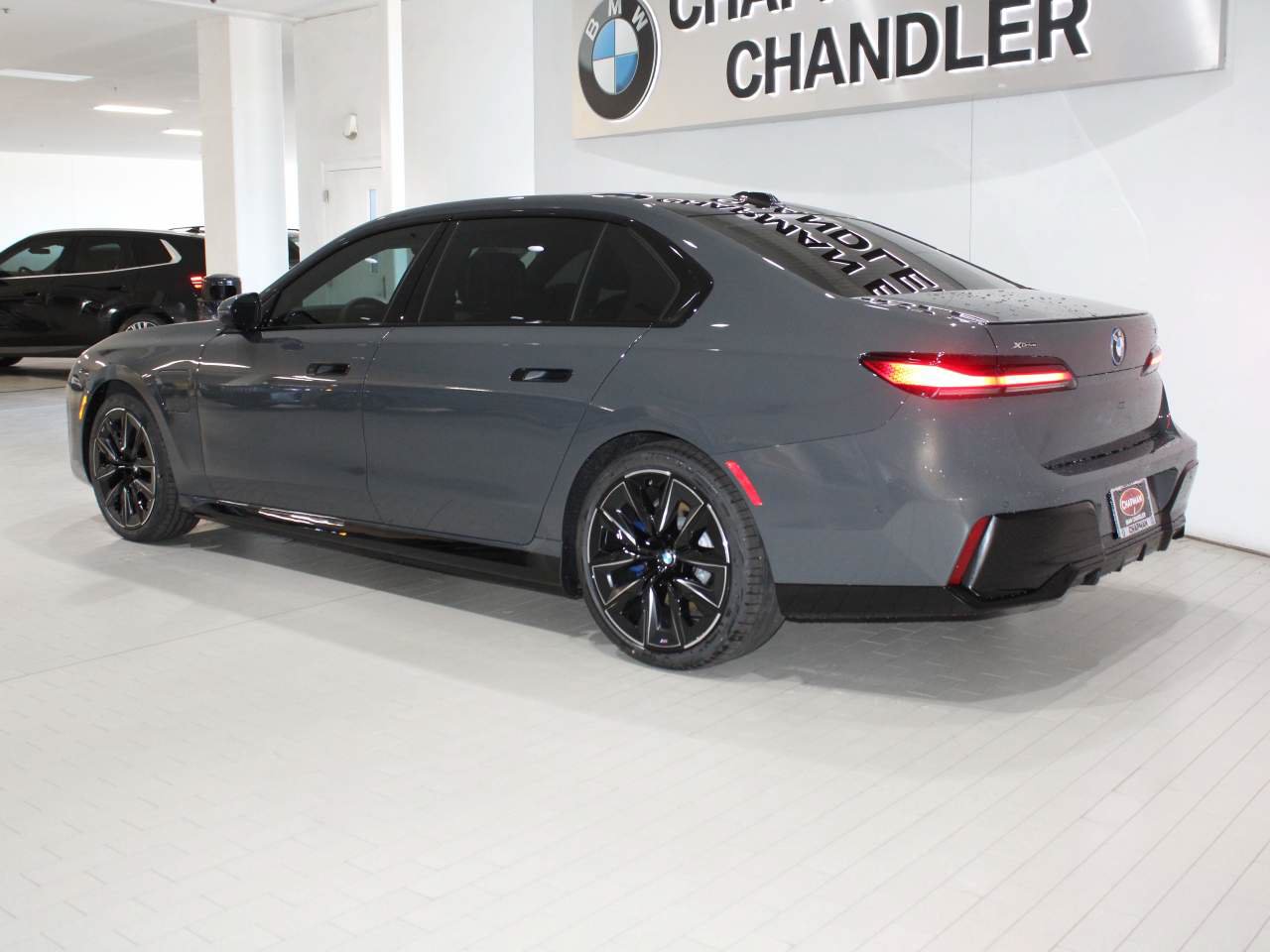 Used 2026 BMW 750e xDrive AWD/4WD image 6