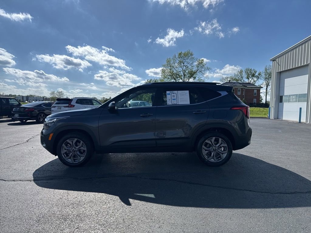 Used 2024 Kia Seltos S AWD/4WD image 4
