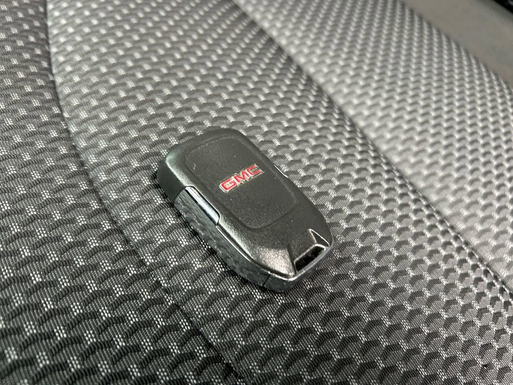 Used 2022 GMC Terrain SLE w/ Driver Convenience Package image 33