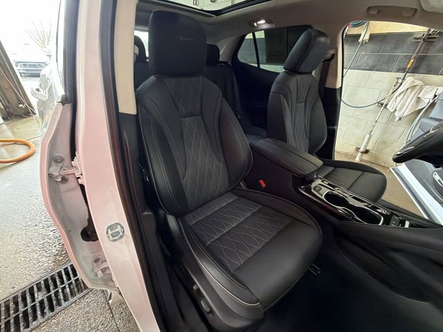 Used 2022 Buick Envision Avenir w/ Technology Package II image 26