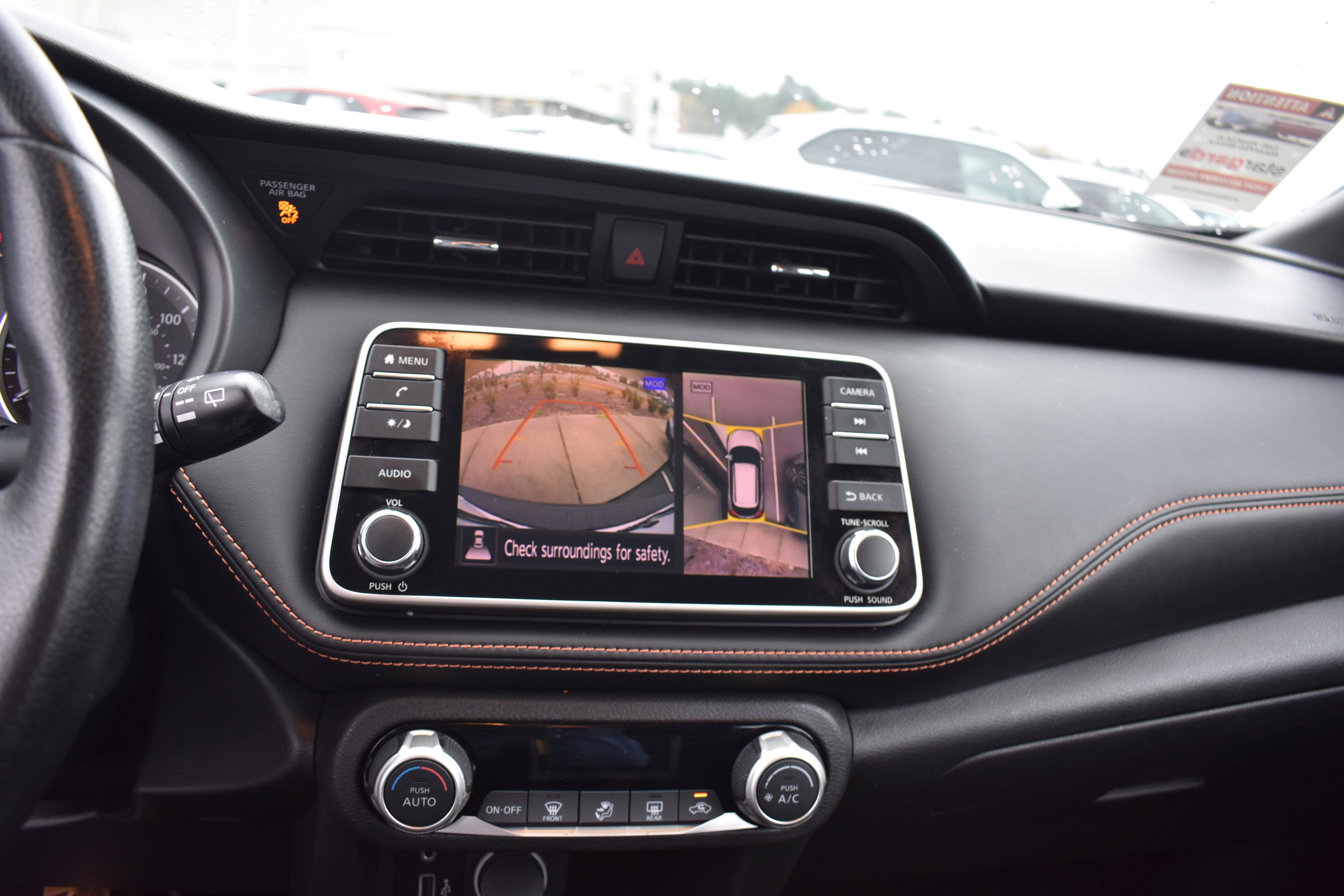 Used 2019 Nissan Kicks SR w/ Exterior Package image 18