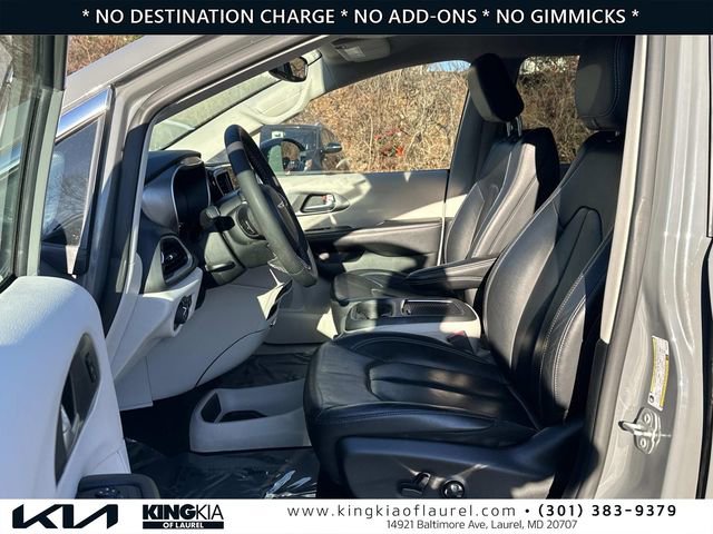 Used 2022 Chrysler Pacifica Touring-L image 21