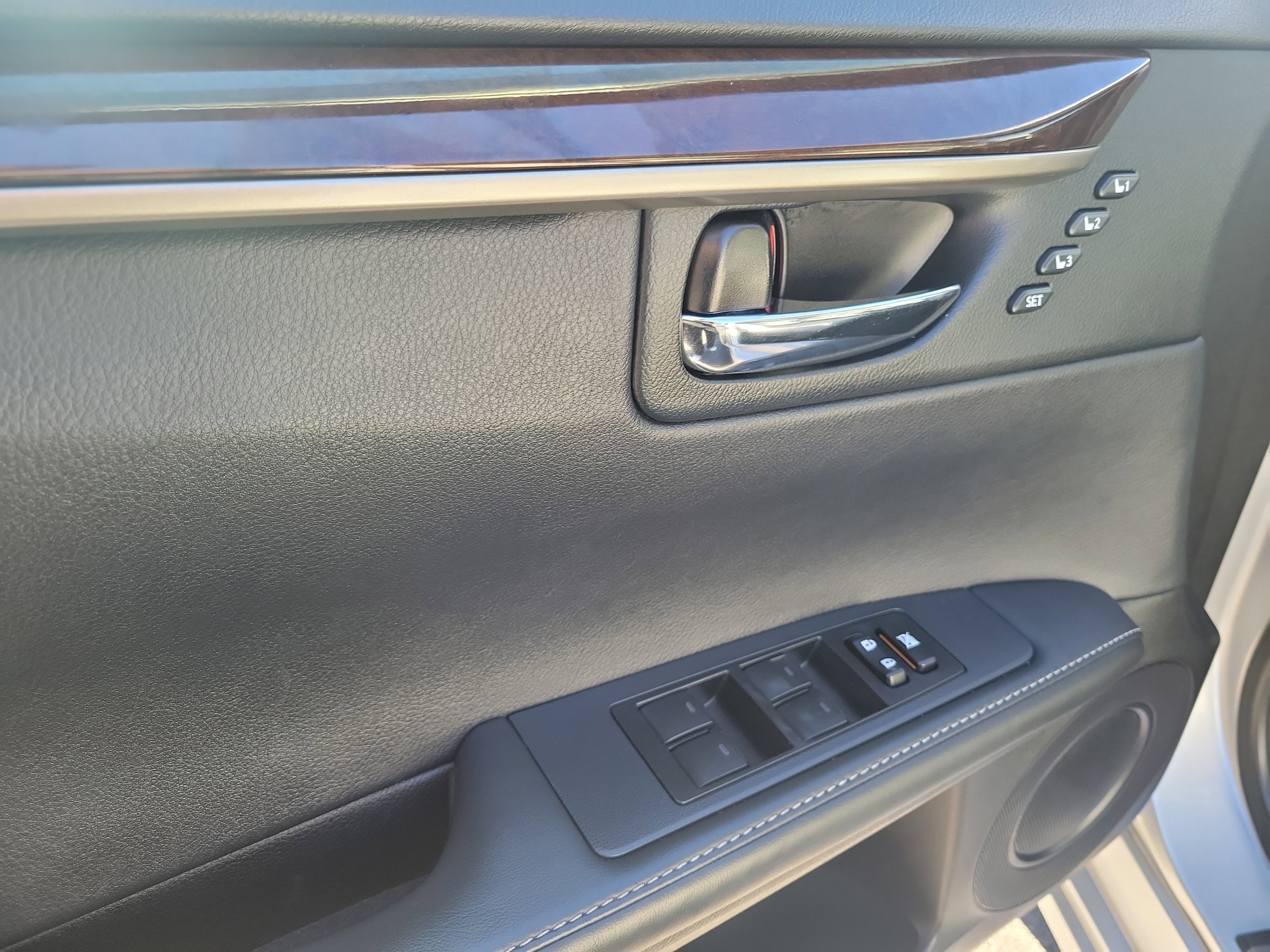 Used 2013 Lexus ES 350 w/ Luxury Pkg image 23