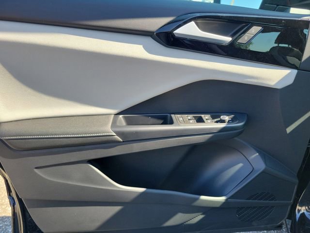 New 2025 Volkswagen Taos S image 17