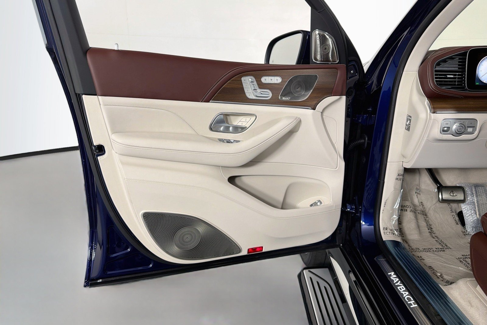 New 2026 Mercedes-Benz Maybach GLS 600 4MATIC image 23