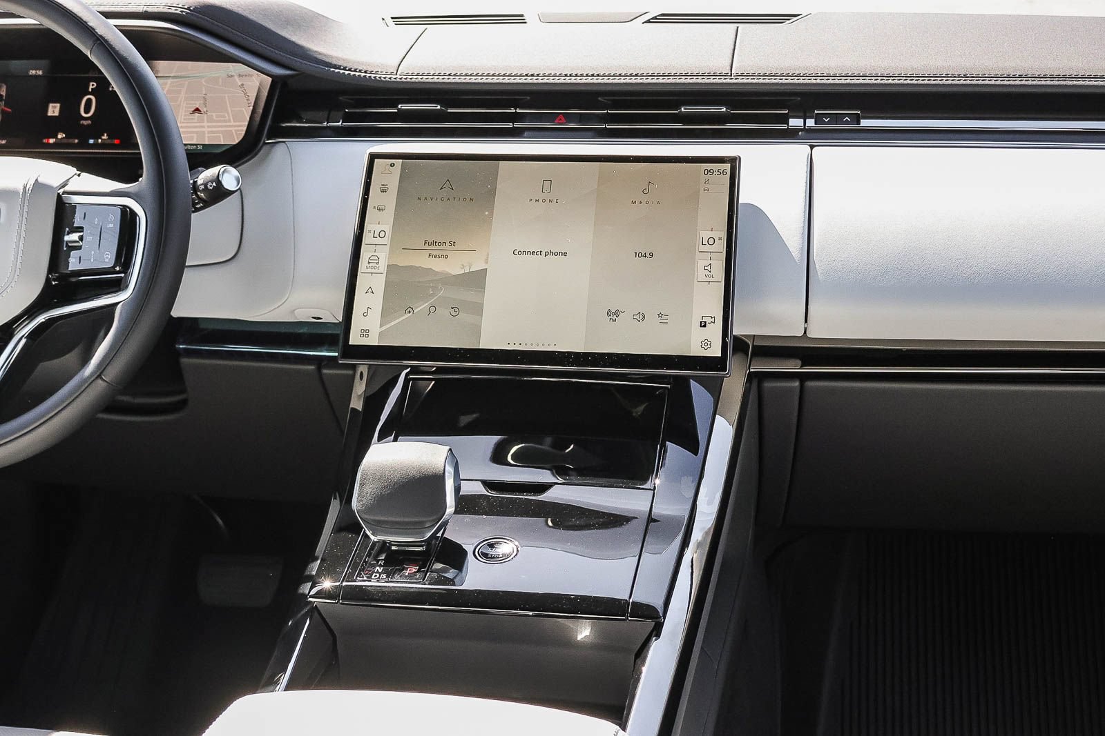 New 2026 Land Rover Range Rover Sport SE AWD/4WD image 22