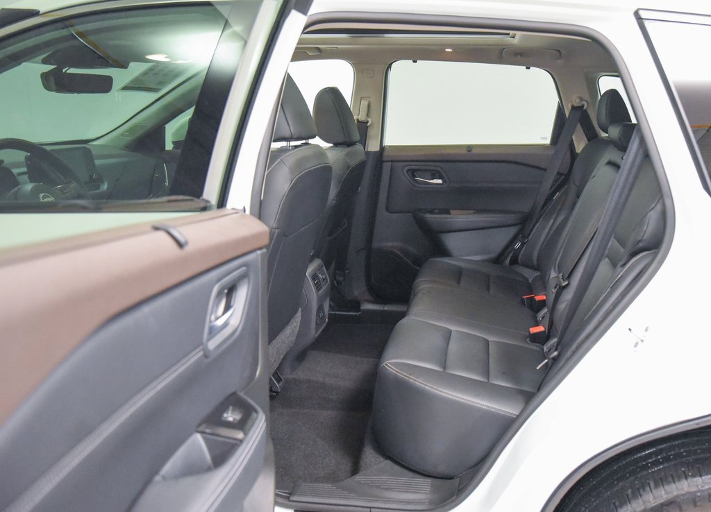 Used 2023 Nissan Rogue SL w/ SL Premium Package image 4