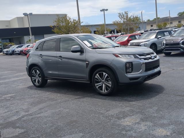 Used 2025 Mitsubishi Outlander Sport ES AWD/4WD image 4
