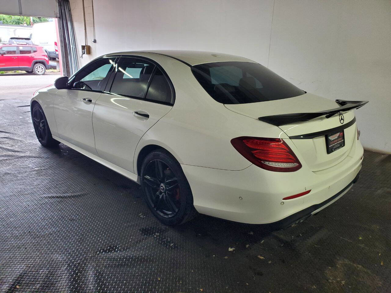 Used 2017 Mercedes-Benz E 300 4MATIC image 5