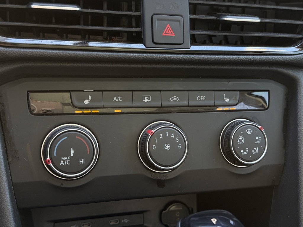 Used 2022 Volkswagen Taos SE image 11