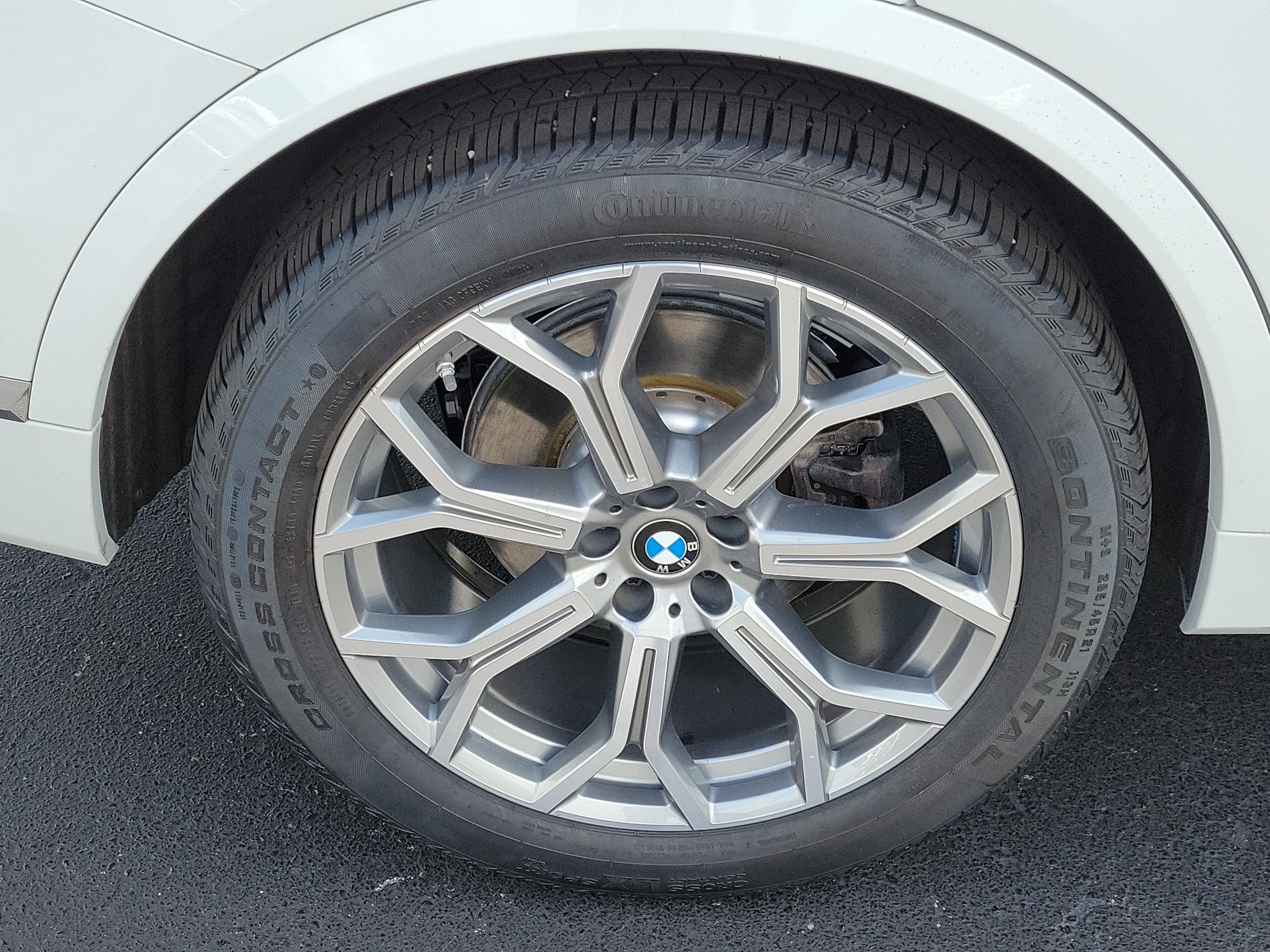 Certified 2024 BMW X7 xDrive40i w/ Premium Package AWD/4WD image 7