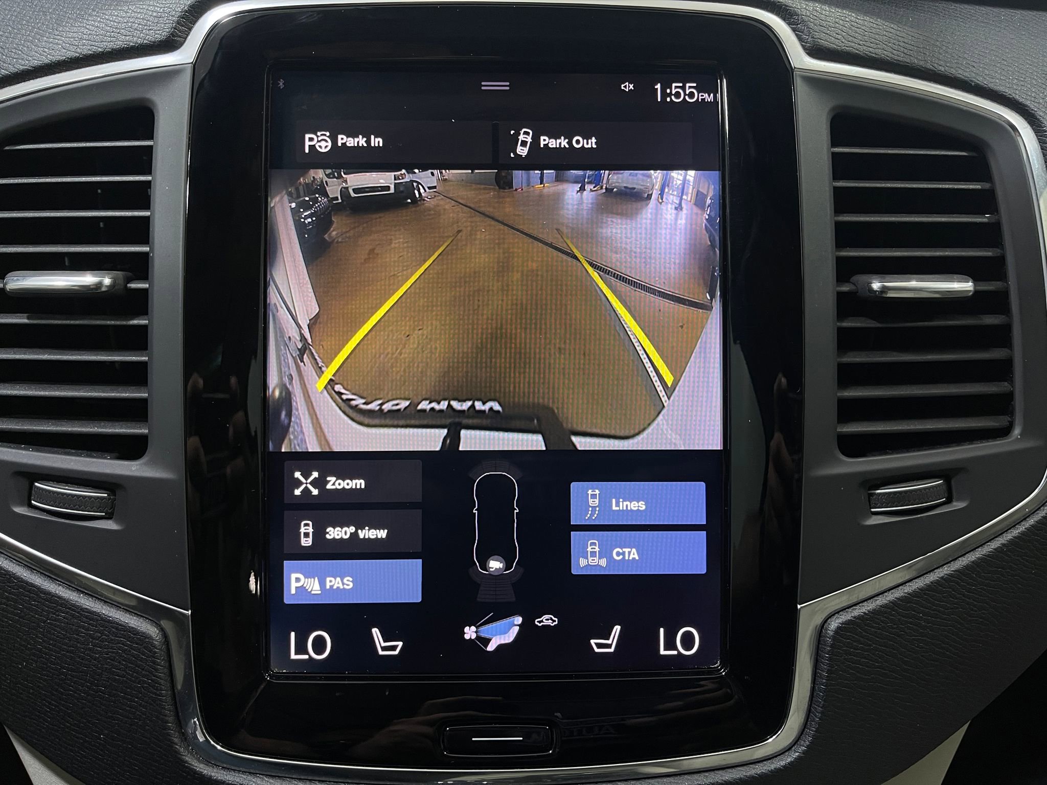 Used 2018 Volvo XC90 T5 Momentum w/ Convenience Package FWD image 11